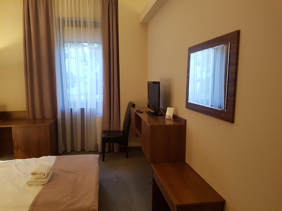佛瑞斯特别墅酒店 格但斯克 外观 照片